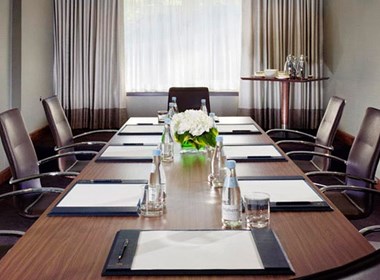 events-executiveboardrooms-carousel-02.jpg