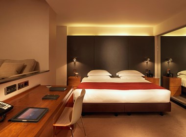 roomsandsuite-executive-01.jpg (1)